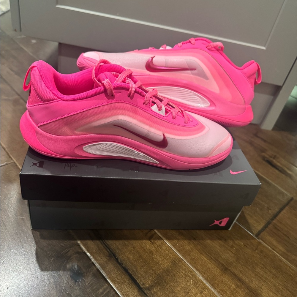 Nike A’One (GS) new with box size 6Y/7.5 women